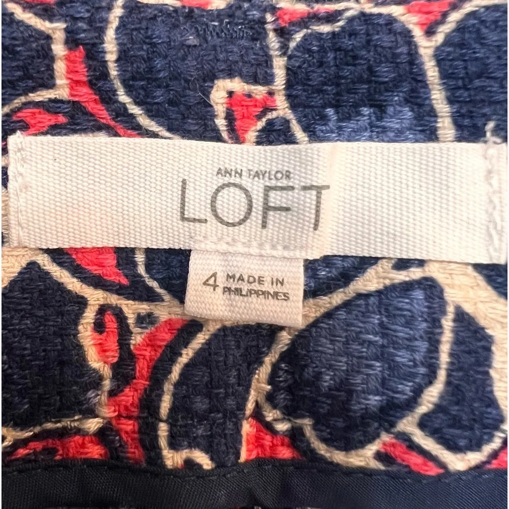 Ann Taylor Loft ‘The Riviera‎ Short’. Size 4.